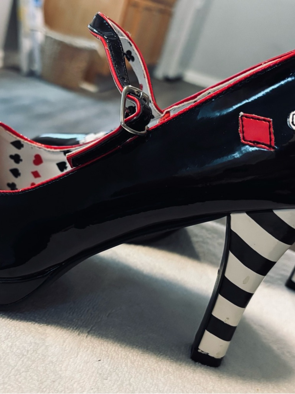 Almost Brand New Eye-Catching Heels By FUNTASTIC - Size 8.5 - Heel 4” -  Box 1B - Picture 2 of 8